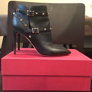 Valentino Garavani Black Leather Heeled Ankle Boot Size 8.5